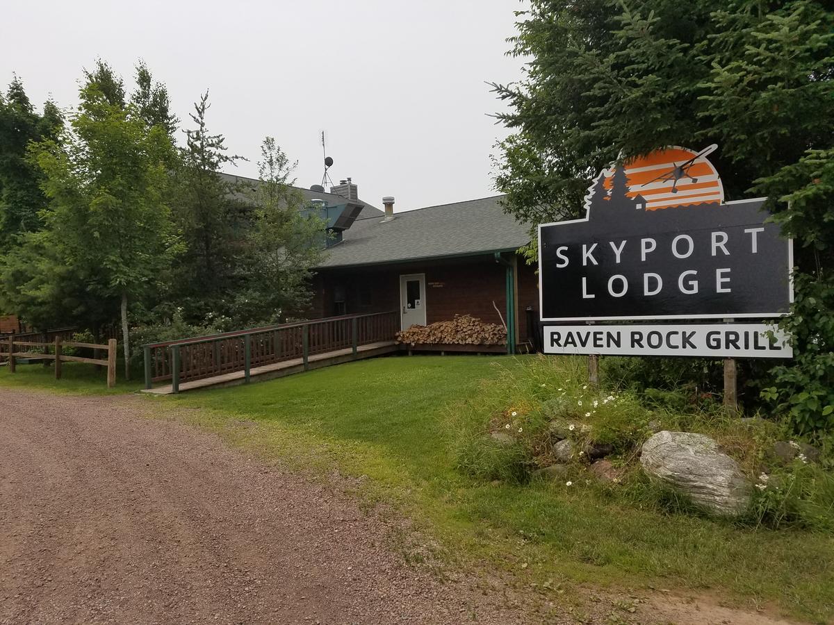 Skyport Lodge Grand Marais Exterior photo